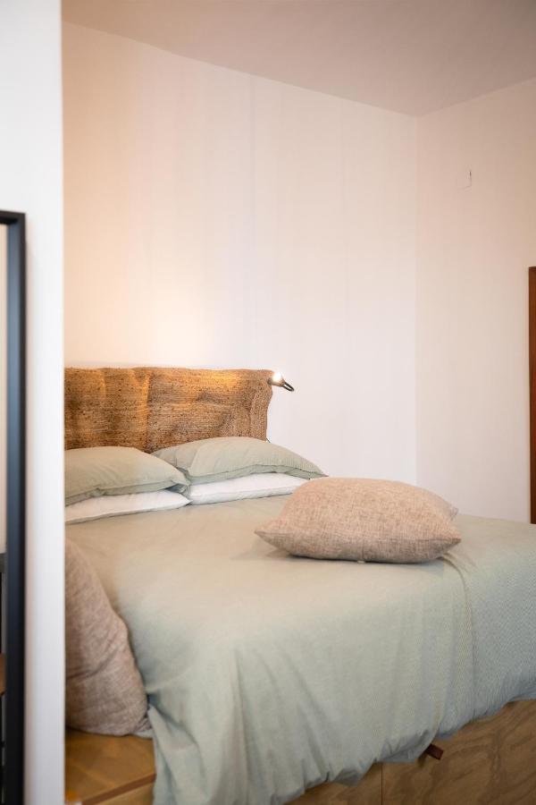 Calefati Up Lägenhet Bari Exteriör bild